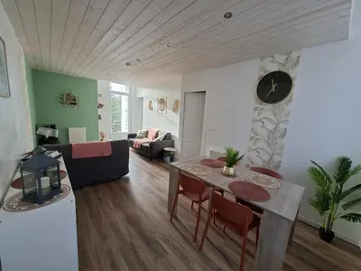 Coin salon dans l'établissement Appartement 2 à 4 personnes à l'orée de l'ouin
