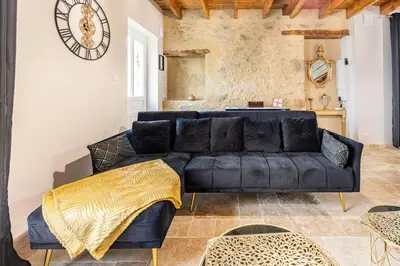 Coin salon dans l'établissement Welcome to JIM House