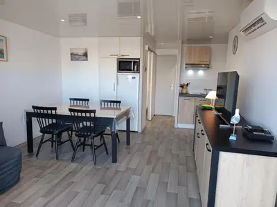 Cuisine ou kitchenette dans l'établissement Maisonnette cosy à La Barre de Monts - 4 pers, parking - FR-1-540-326