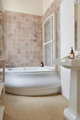 Salle de bains dans l'établissement Le Feydeau