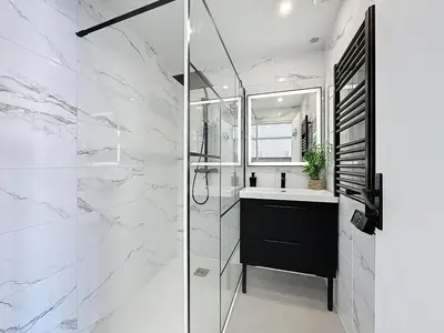 Salle de bains dans l'établissement Holiday Home La Houle by Interhome