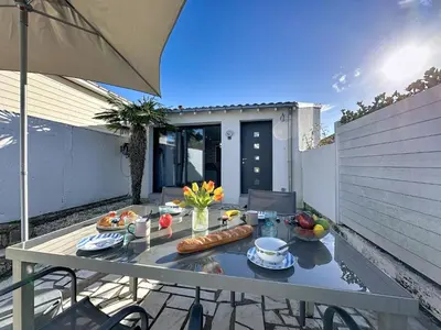Balcon ou terrasse dans l'établissement Holiday Home La Houle by Interhome