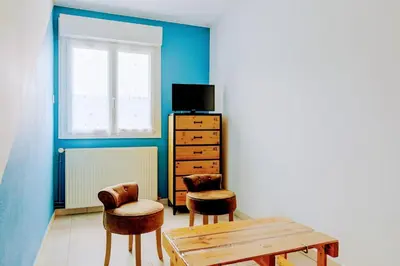 Télévision ou salle de divertissement dans l'établissement Proche Puy du Fou - Petite maison tendance loft