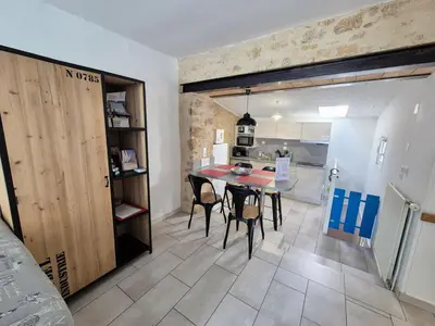 Cuisine ou kitchenette dans l'établissement Proche Puy du Fou - Petite maison tendance loft