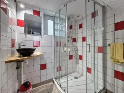 Salle de bains dans l'établissement Proche Puy du Fou - Petite maison tendance loft