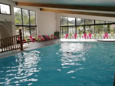 Piscine de l'établissement Mobil home confortable avec terrasse à Saint-Hilaire-de-Riez - API-1-52-887 ou située à proximité