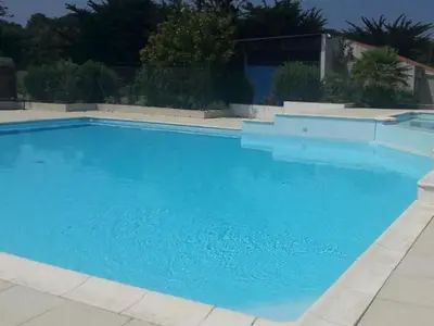 Piscine de l'établissement Mobil-home 4 pers. avec terrasse à Notre-Dame-de-Monts - API-1-52-946 ou située à proximité