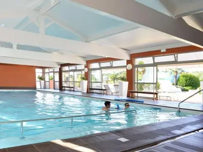 Piscine de l'établissement Mobile-home avec terrasse, 5 personnes, Saint-Jean-de-Monts - API-1-52-1065 ou située à proximité