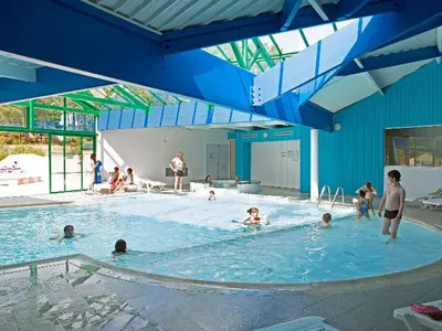 Piscine de l'établissement Appartement 28m² avec Terrasse et Cuisine Équipée - API-1-52-1157 ou située à proximité