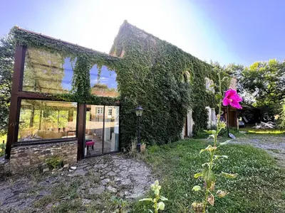Jardin de l'établissement Domaine des 3 Arbres - Nature et tranquillité