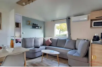 Cuisine ou kitchenette dans l'établissement Les Pins Dorés- F125S - Clim- Animaux- Camping 4