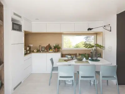 Cuisine ou kitchenette dans l'établissement Mobil home Prestige - Terrasse à Saint-Jean-de-Monts - API-1-52-1114