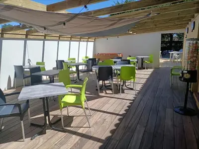 Plan de l'établissement La Lodge Océane avec piscine, plage à pied
