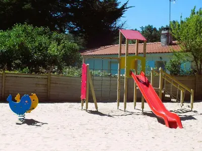 Plan de l'établissement La Lodge Océane avec piscine, plage à pied