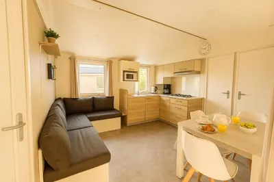 Plan de l'établissement La Lodge Océane avec piscine, plage à pied