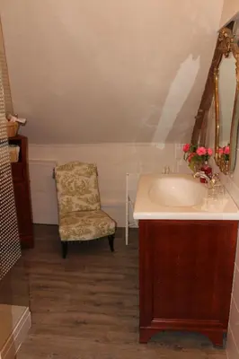 Salle de bains dans l'établissement La Sévinais