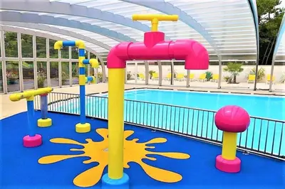 Piscine de l'établissement Campsite Mobile Home - 3 Beds - Family Pools ou située à proximité