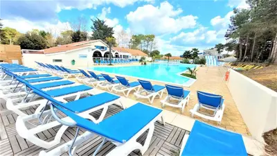 Piscine de l'établissement Campsite Mobile Home - 3 Beds - Family Pools ou située à proximité