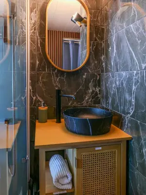 Salle de bains dans l'établissement Jungleroom Vegetal and romantic, parking