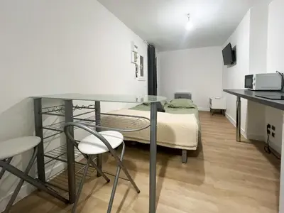 Cuisine ou kitchenette dans l'établissement studio 2 personnes la doutre