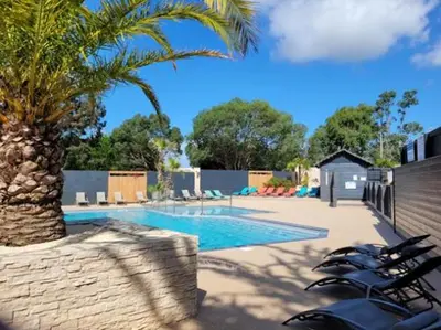 Piscine de l'établissement Charmant mobil-home, piscine, wifi, climatisé ou située à proximité
