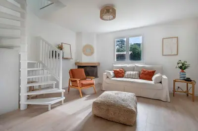 Coin salon dans l'établissement Maison avec jardin à deux pas de la plage