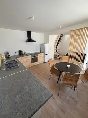Cuisine ou kitchenette dans l'établissement Verdun