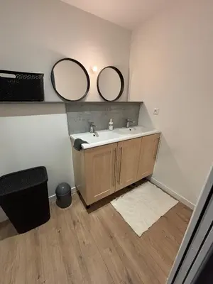Cuisine ou kitchenette dans l'établissement Verdun