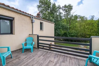 Balcon ou terrasse dans l'établissement Le Balcon de la Barbinière