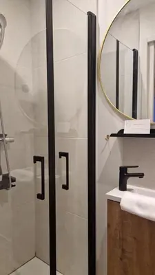 Salle de bains dans l'établissement Nouveau - La Cabine du Capitaine