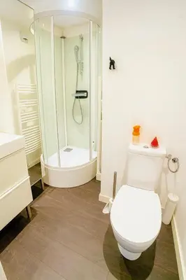 Salle de bains dans l'établissement Douce escale - T3 d exception face mer