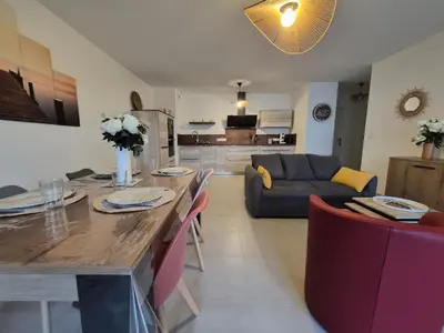 Cuisine ou kitchenette dans l'établissement Charmant T3 avec terrasse à Pornic, près de la plage - FR-1-364-187