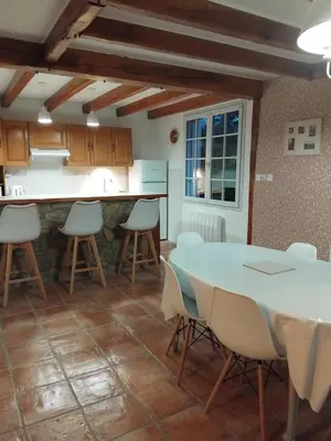Cuisine ou kitchenette dans l'établissement Pomme de Pin