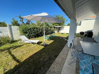 Jardin de l'établissement Maison 3 CH - plein pied - jardin clos - 5' plage