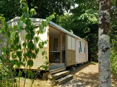 Plan de l'établissement Mobil home spacieux avec terrasse pour 8 personnes - API-1-52-1358