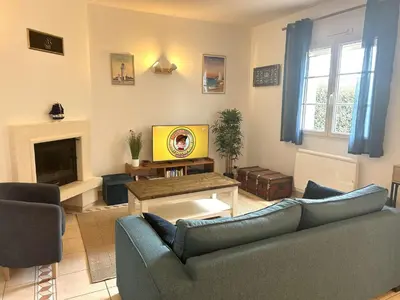 Télévision ou salle de divertissement dans l'établissement HI000-C24 Mais 5 pièces 8 couchages SAINT HILAIRE DE RIEZ