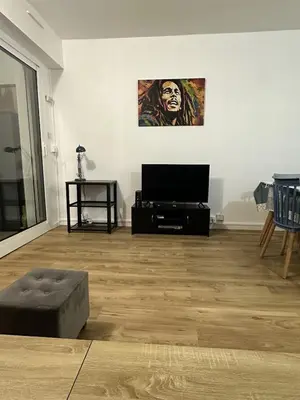 Télévision ou salle de divertissement dans l'établissement Appartement Pornic plage Noëveillard à pied