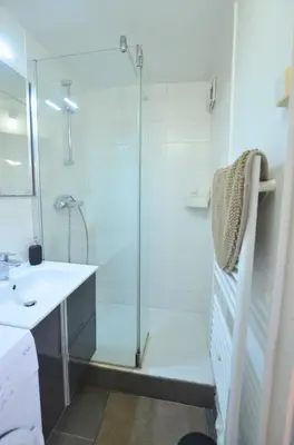 Salle de bains dans l'établissement Centre Historique de Nantes - Grand T2 de 52 m - 4 personnes