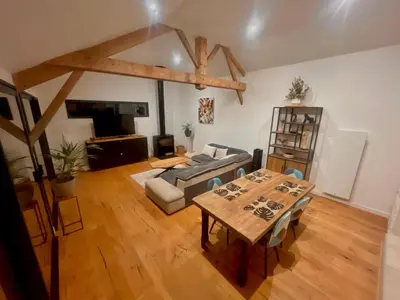 Télévision ou salle de divertissement dans l'établissement Le Clos des Melieres