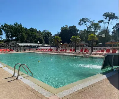 Piscine de l'établissement Chalet Ptit Kabana 2 ou située à proximité