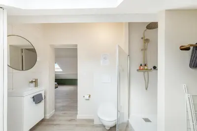 Salle de bains dans l'établissement Le Bosquet - spacieux et moderne 10p - proche gare