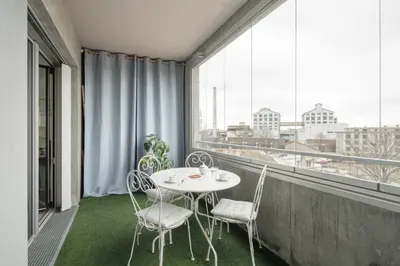 Balcon ou terrasse dans l'établissement Bel Appartement 80m2 - 2 Parkings - Ile de Nantes