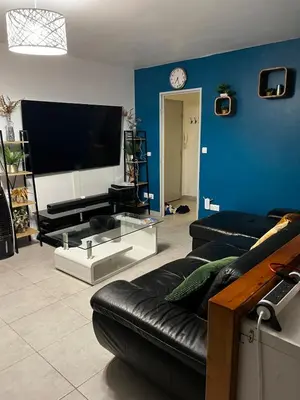 Télévision ou salle de divertissement dans l'établissement Beautiful apartment located in a quiet residence
