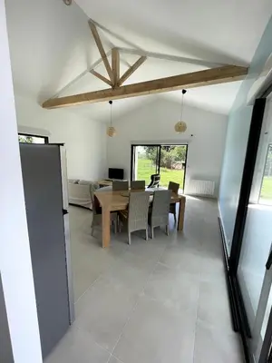 Cuisine ou kitchenette dans l'établissement La Fontaine