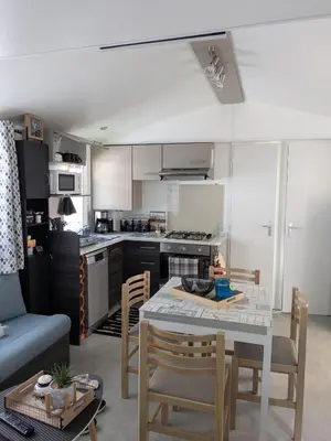 Cuisine ou kitchenette dans l'établissement Mobil home 3 chambres Saint Jean de Monts