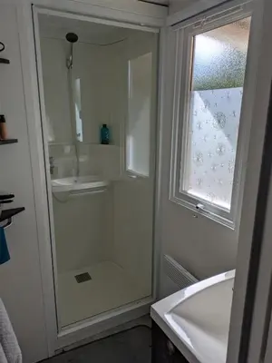 Salle de bains dans l'établissement Mobil home 3 chambres Saint Jean de Monts