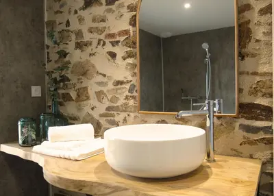 Salle de bains dans l'établissement Idéal Pro - Wifi haut débit - Tout inclus - Commodités 5 mn