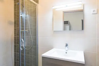 Salle de bains dans l'établissement Unsejouranantes - Gîte Lamoricière