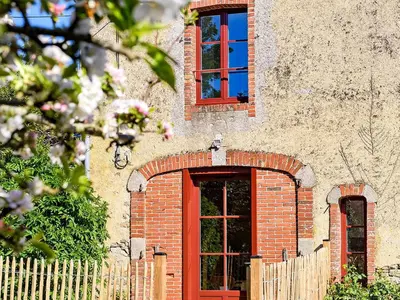 Jardin de l'établissement Maison rénovée à Mortagne-sur-Sèvre avec terrasse et WiFi - FR-1-426-599
