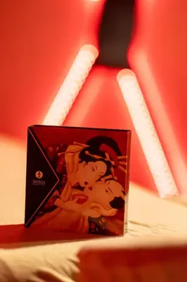Un ou plusieurs lits dans un hébergement de l'établissement Love Room L'Ombre du Désir Secret